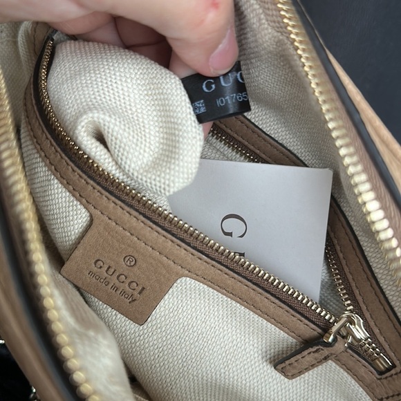 Gucci Soho Chain Zipped Shoulder Bag in Grained Leather with Tassel - Picture 8 of 12